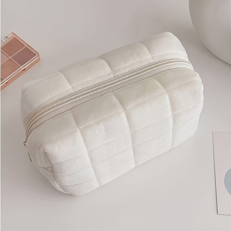 A Cosmetic Storage Bag, Designed with a Chic And Minimalist Style, Perfect for Students And Women for Travel Storage, Makeup Bags, Vacation Organizers, And Large-Capacity Cosmetic Cases. It Is Suitable for Lipsticks, Brushes, Skincare Products, Phones,