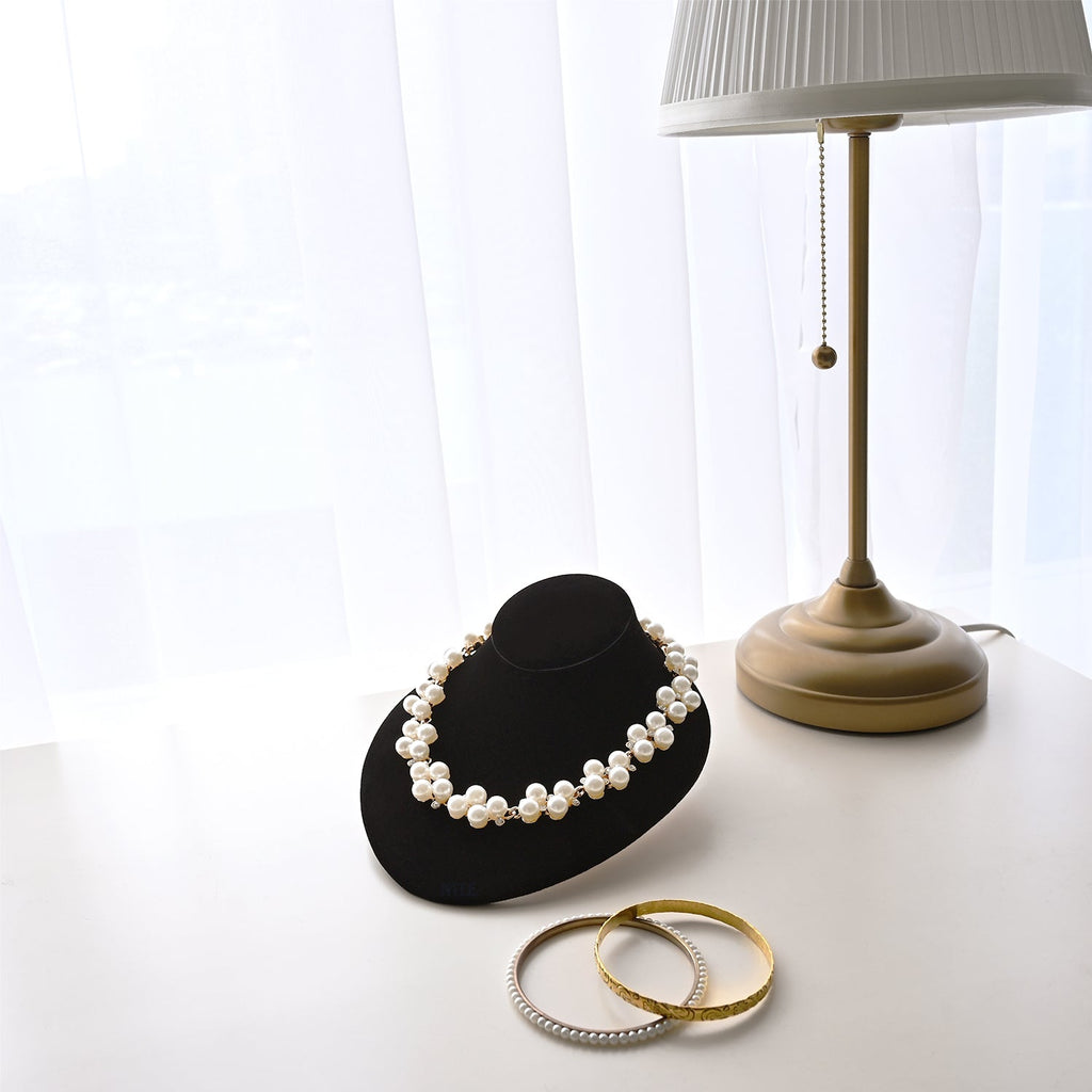 #171-1 Lay Down Necklace Bust Display