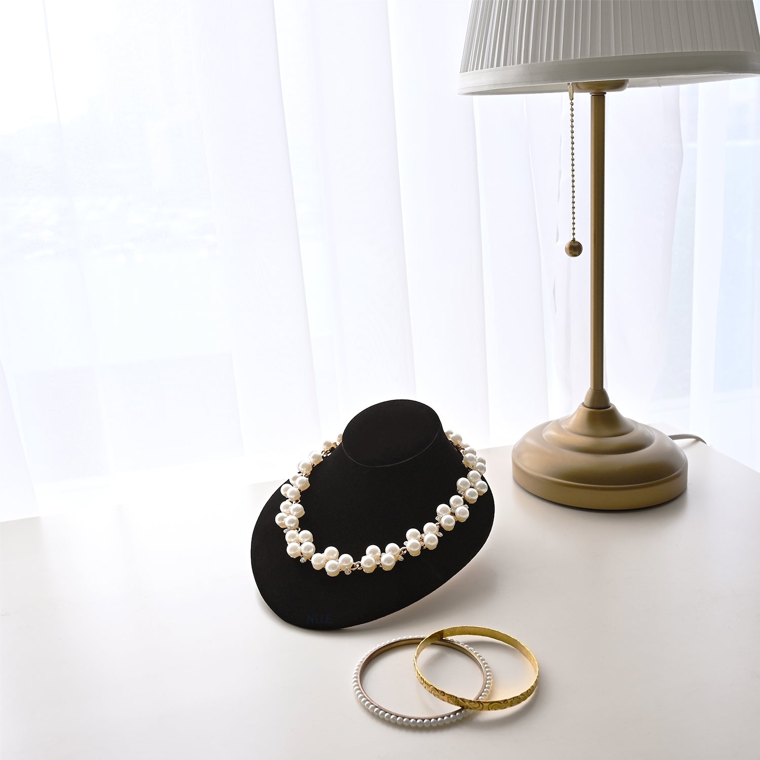 #171-1 Lay Down Necklace Bust Display