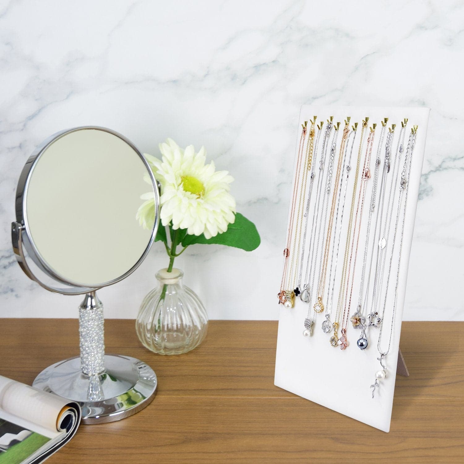 #68-HA Necklace and Chain Display Pad with Easel
