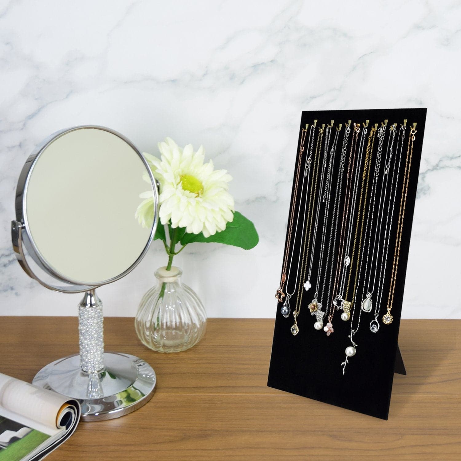 #68-HA Necklace and Chain Display Pad with Easel