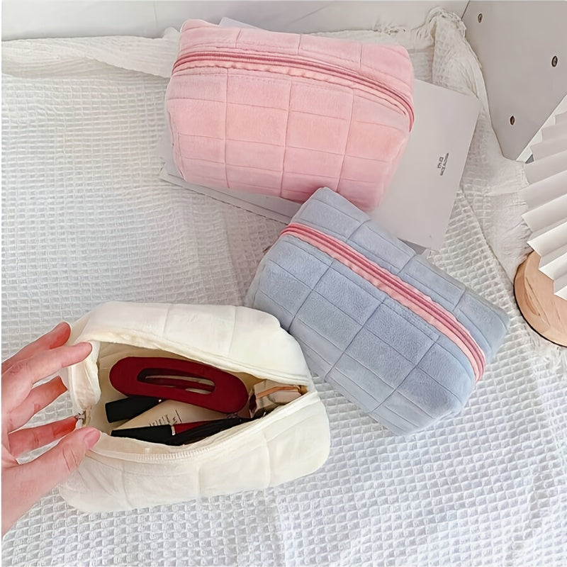A Cosmetic Storage Bag, Designed with a Chic And Minimalist Style, Perfect for Students And Women for Travel Storage, Makeup Bags, Vacation Organizers, And Large-Capacity Cosmetic Cases. It Is Suitable for Lipsticks, Brushes, Skincare Products, Phones,